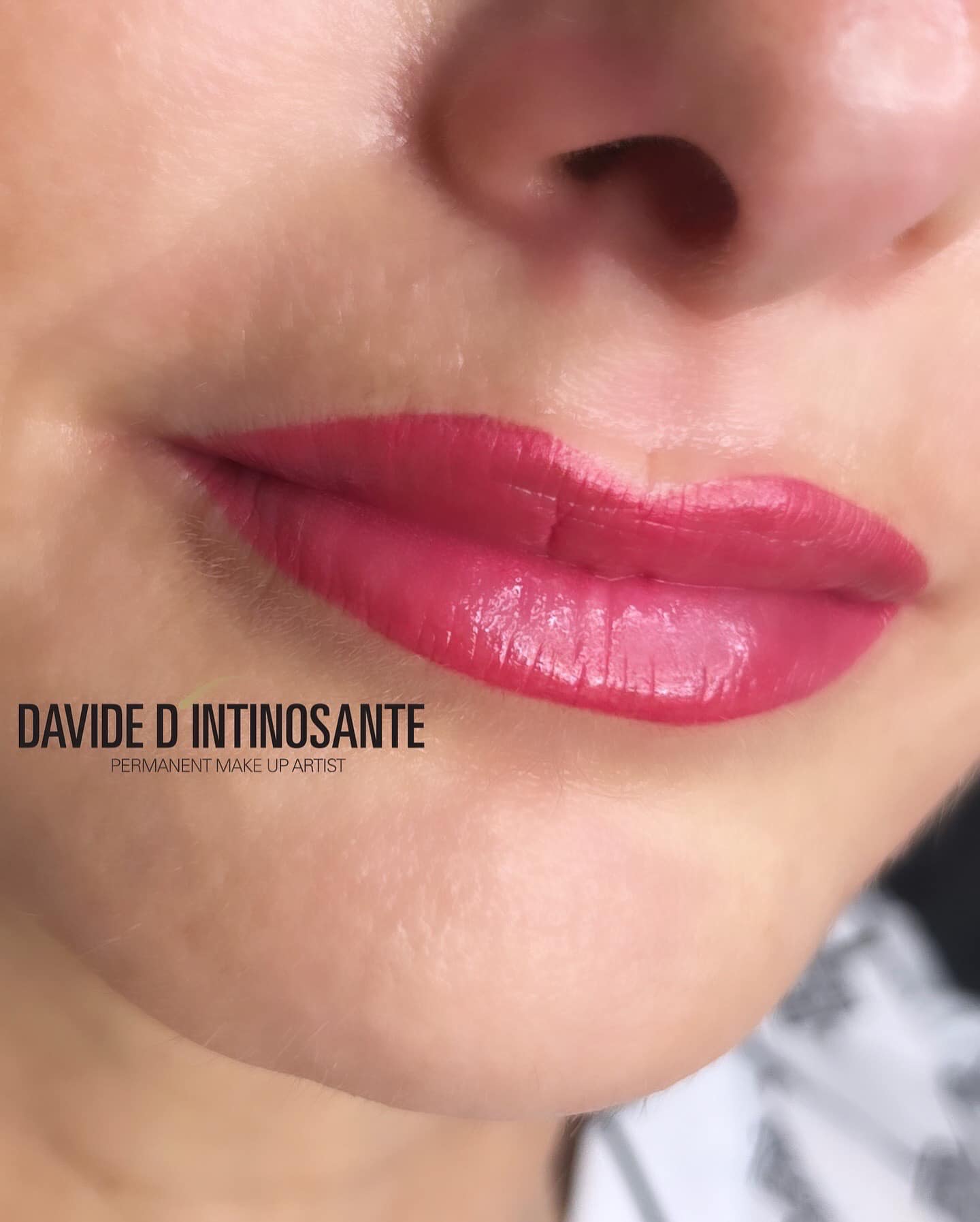 Sessione di Permanent Make Up sopracciglia